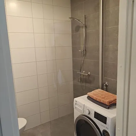 Apartman 30 M2 1-bedroom App, 5 Floor, Close To The Airpor, Train Station And Myyrmanni Shopping Center